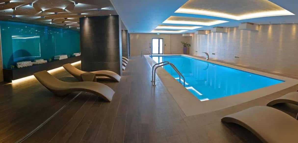 hotel cu piscina Brasov