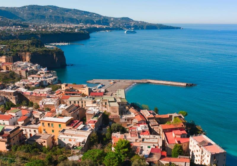 should you stay in Sorrento or Positano?